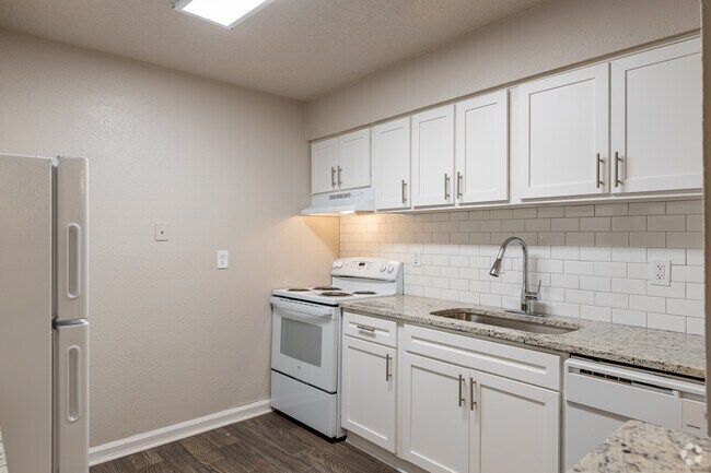 1BR, 1BA - 850SF