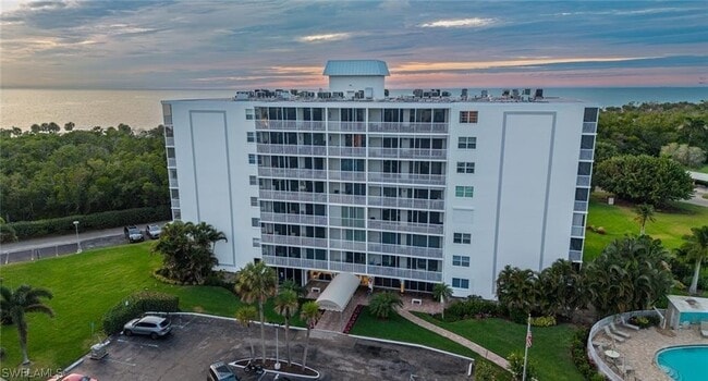 Photo - 5 Bluebill Ave Unit 305/405