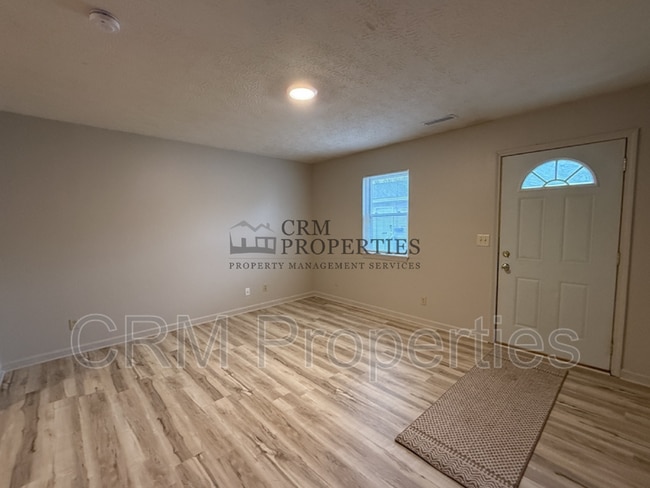 Photo - 1908 N Apperson Way