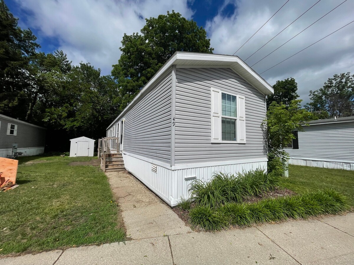 Photo - 49 W Manor St