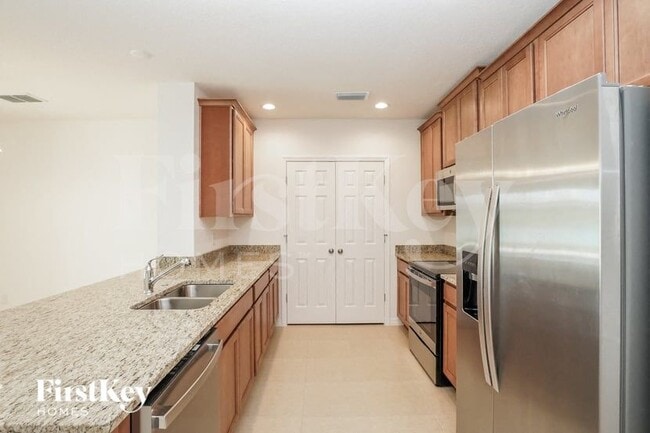 Photo - 5086 Royal Point Ave