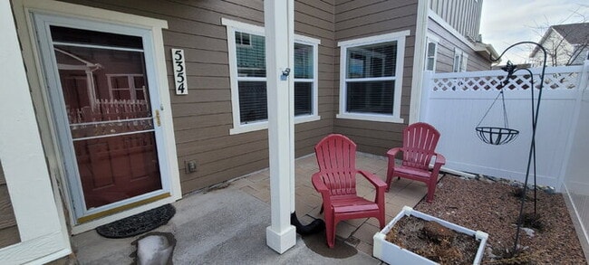 Building Photo - "Charming 3-Bedroom Townhouse Retreat in Colorado Springs – Spacious 1704 Sq Ft with 2.5 Bathrooms!"