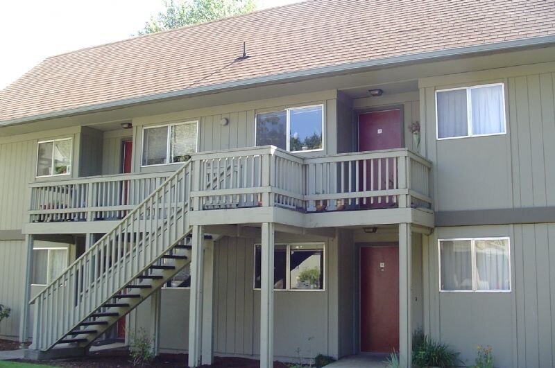 Hill House Apartments - Hill House Apartments