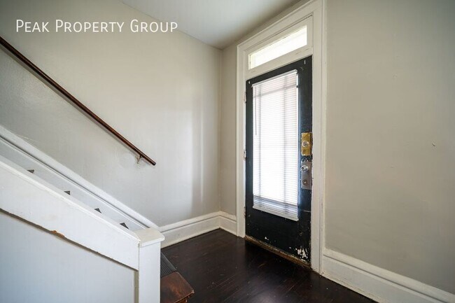 Photo - 1480 Summit St