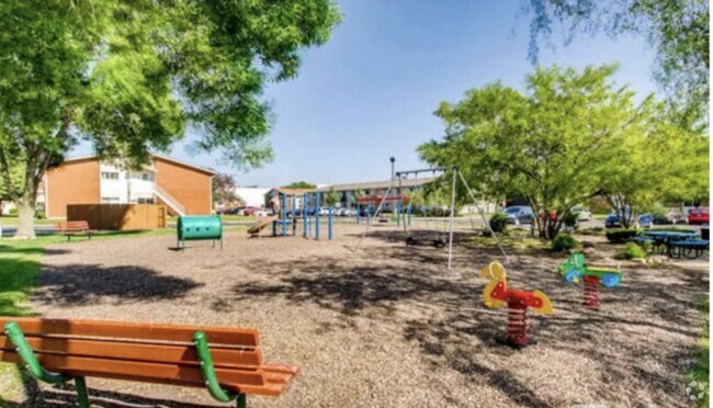Building Photo - 8852 N Leslie Ln Unit 2D Rental