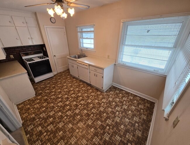 Photo - 2007 46th St