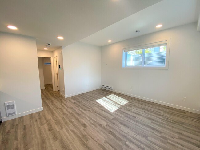 Photo - 9905 151 St NW Unit BSMT 1