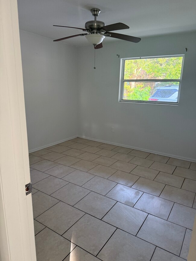 Photo - 413 Woodrow Ave Unit 3