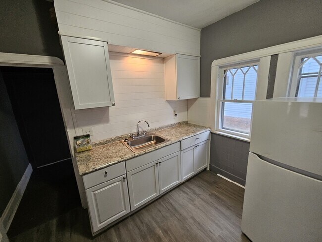 Photo - 2818 E 127th St