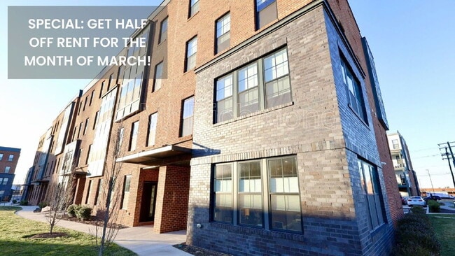 Building Photo - 2445 Ownby Ln Unit B15