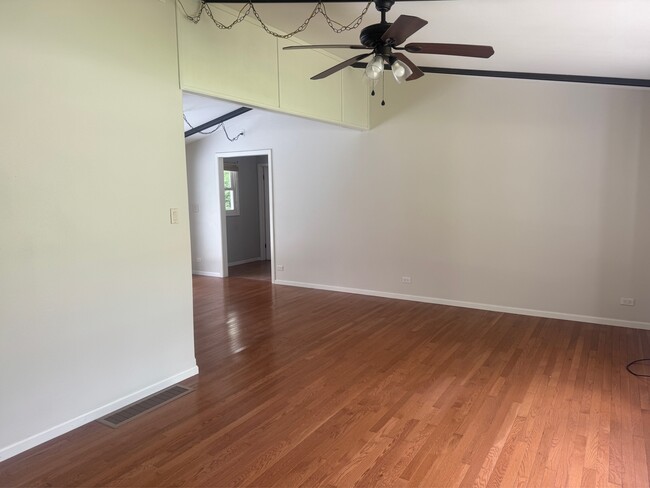 Photo - 6835 Paddock Ln