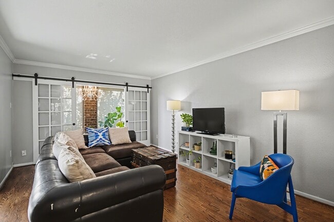 Photo - 7575 Katy Fwy Unidad 102