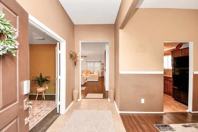 Photo - 8714 7 Pines Ln