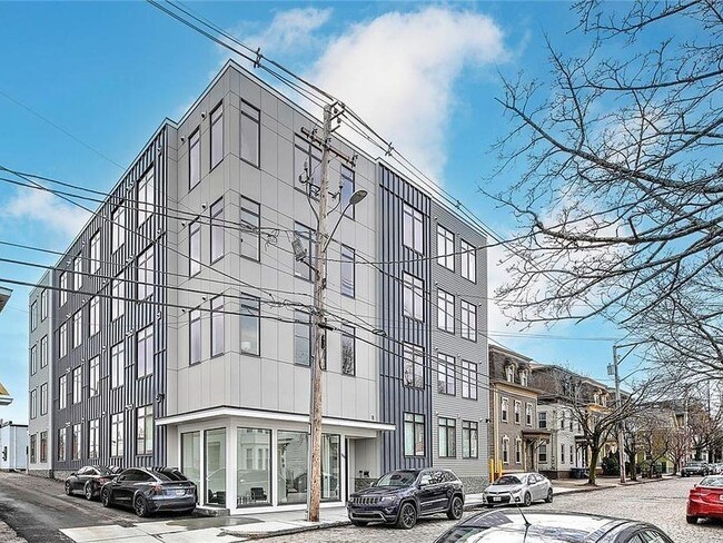 Building Photo - 468 W Fountain St Unit 103 Rental