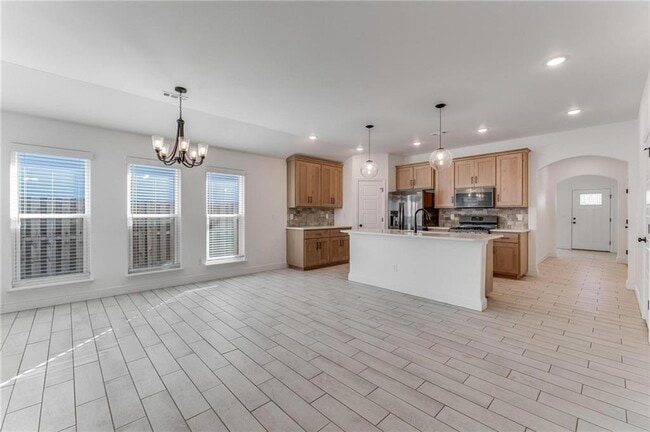 Photo - 561 Stoneseed St