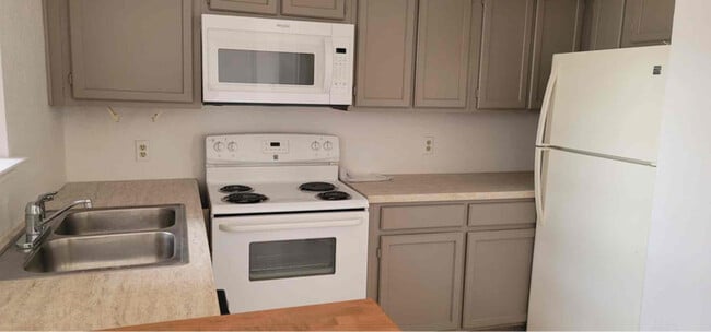 Photo - 8306 Garcreek Cir Unit B