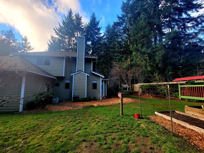 Photo - Stunning 4bd centrally located in desirable Ridgetop area