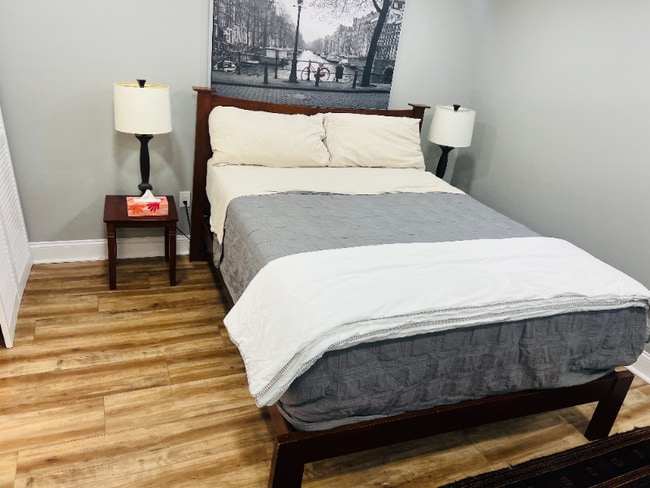 Photo - 1028 Crittenden St NE Unit 2