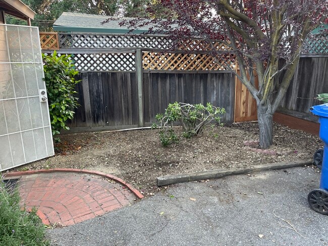 Front yard - 15040 Los Gatos Blvd