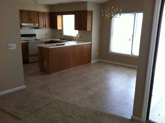 Photo - 114 W Victoria Ct Unit D