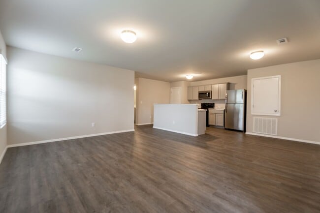 Photo - 3-bedroom 2 bath Duplex in Lincoln!! Newly Fenced Yard!