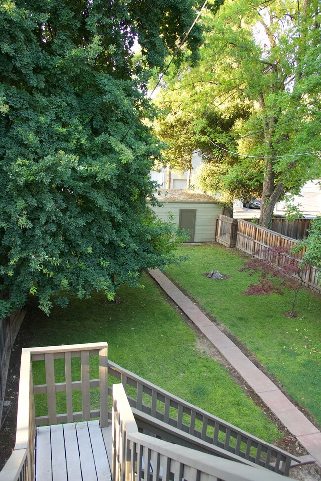 Spacious Backyard - 2815 I St Unit 4