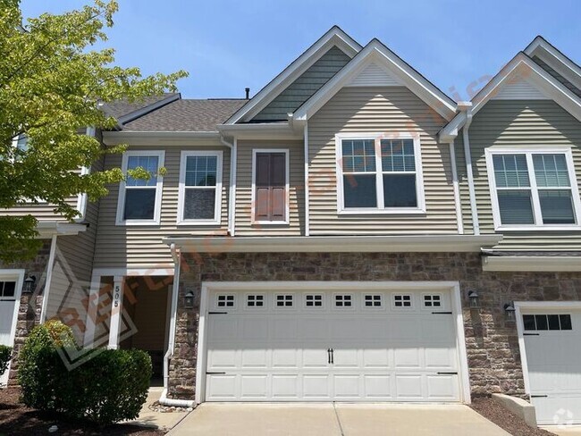 Building Photo - Beautiful 3 Bedroom Townhome with 3rd Floo...