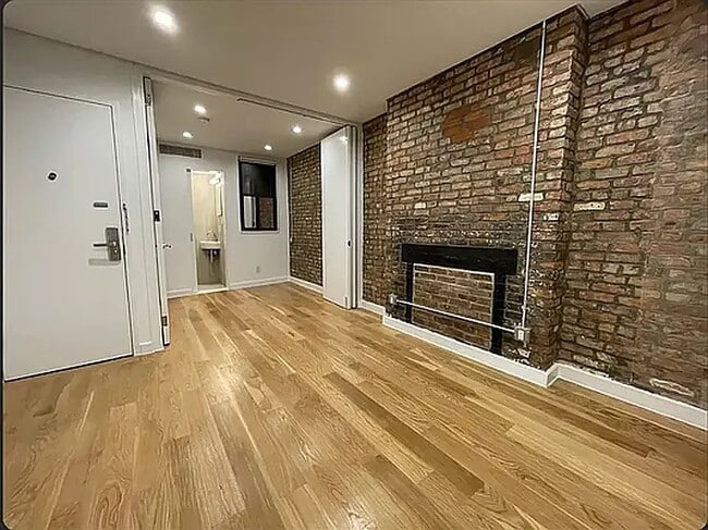 Photo - 102 Forsyth St Unidad 10