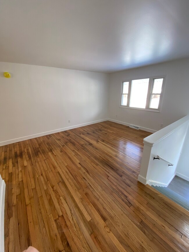 Building Photo - 85 Trottingham Ct