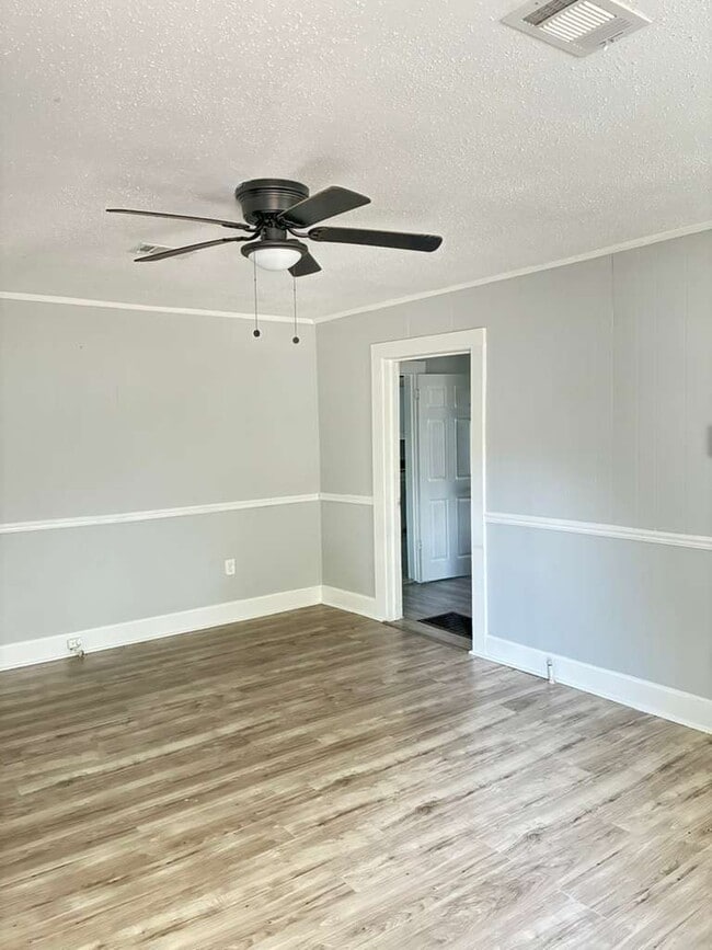 Photo - 3871 Northview Dr