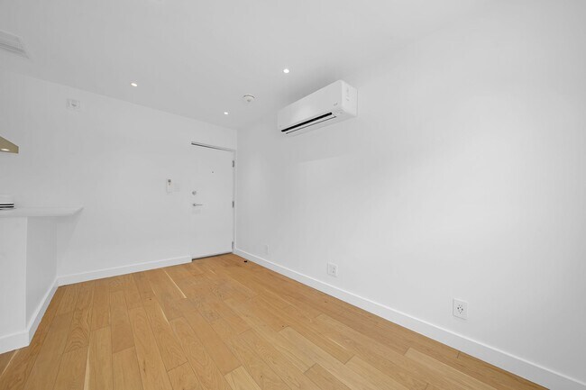 Photo - 28 Balmoral Avenue Unit 101