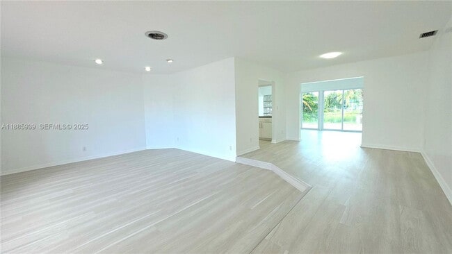 Photo - 5300 SW 7th Ct