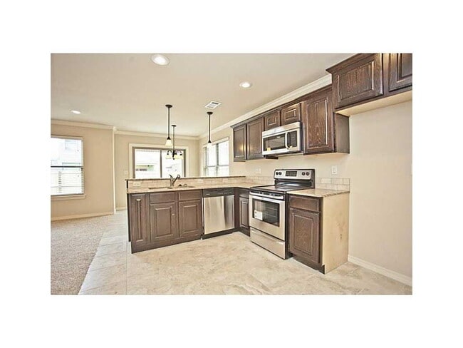 Photo - Clean and fresh near Washington Regional Hospital and the Bike Trail! To schedule your own showin...