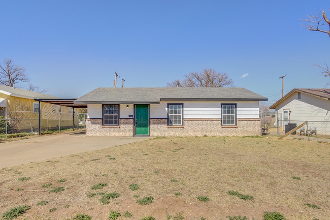 Photo - 2203 E 29th St