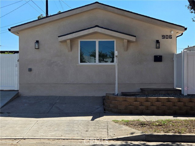 Building Photo - 906 Estelle Ave