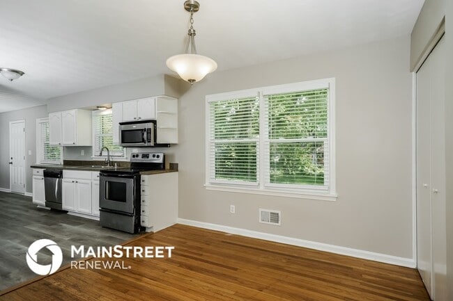 Photo - 9909 Lakewood Dr