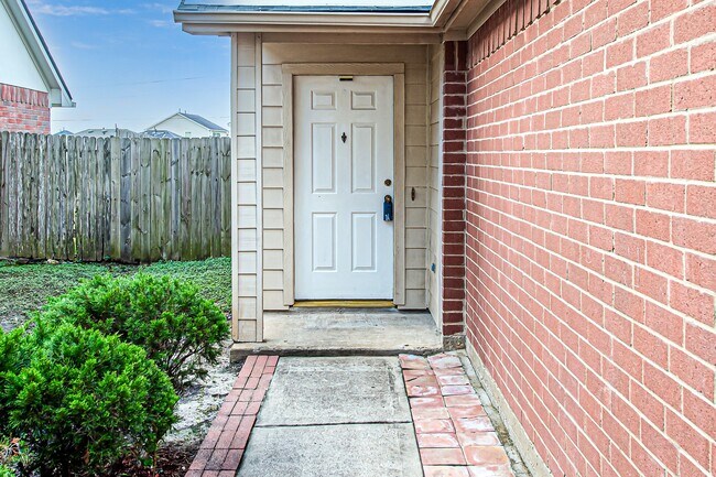 Photo - 20347 Hunterclif Ln