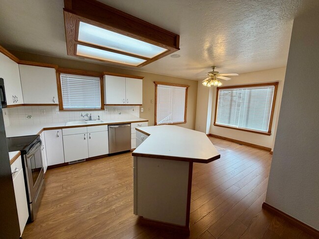 Photo - 3351 35th St