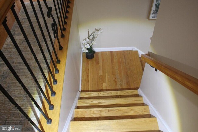 Photo - 219 Meadow Dr