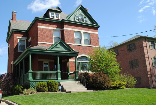 Building Photo - 2812 Erie Ave Unit 02