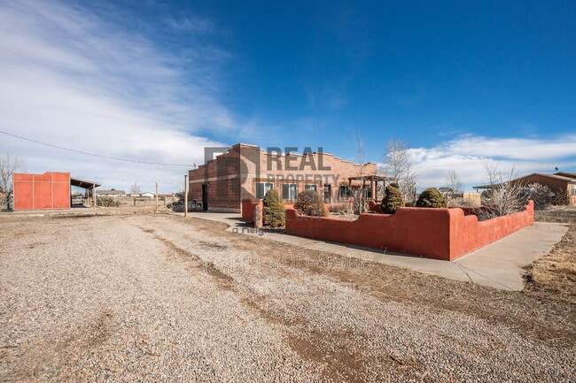 Photo - 531 E Milt Dr