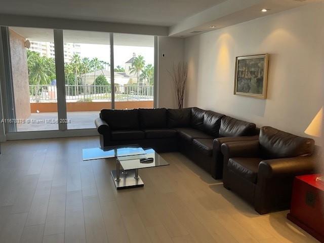 Photo - 789 Crandon Blvd Unidad 405