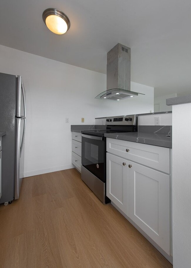 Photo - Top-Floor 2bed/1bath Apartment in Prime Redmond Location! Unit B3
