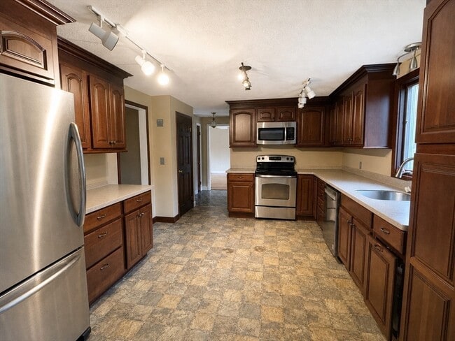 Photo - 307 Glen Rd