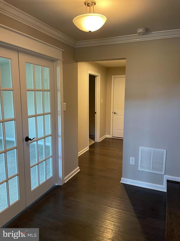 Photo - 331 S Parkway Dr