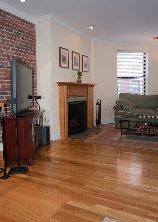 Photo - 79 Gainsborough St