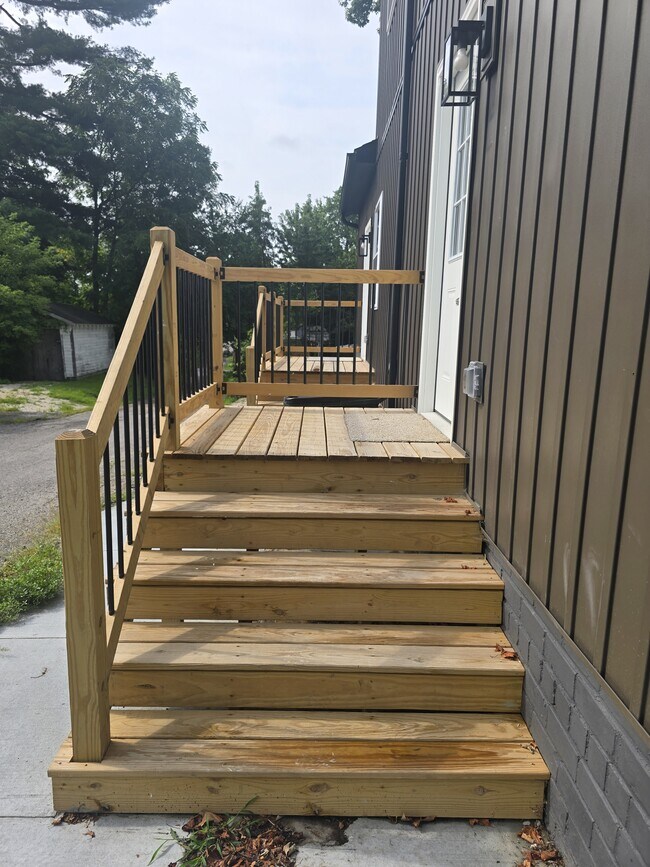 817 E Bowman St Unit 2