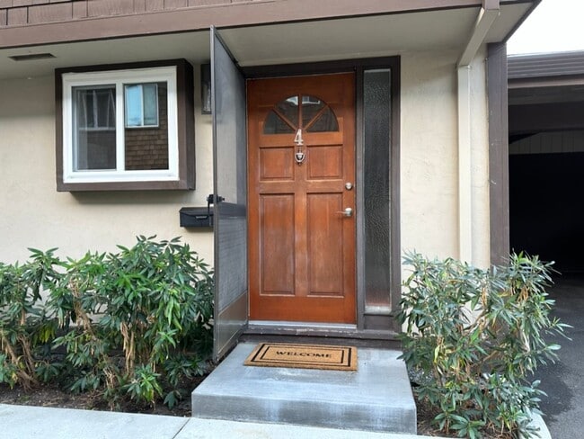 Photo - EPIC REA: 2 BR/1 BA Townhome w/ 1 Parking in Great Corte Madera