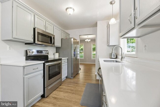Photo - 345 Chippewa Ln