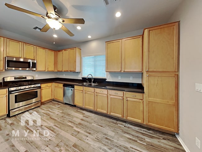 Photo - 2507 N 148th Dr